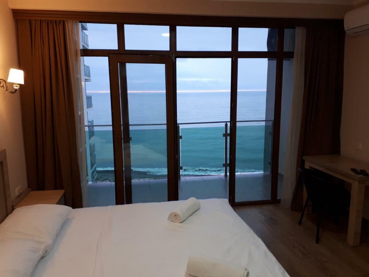 Jemka'S Modern Apartment Batumi Eksteriør billede